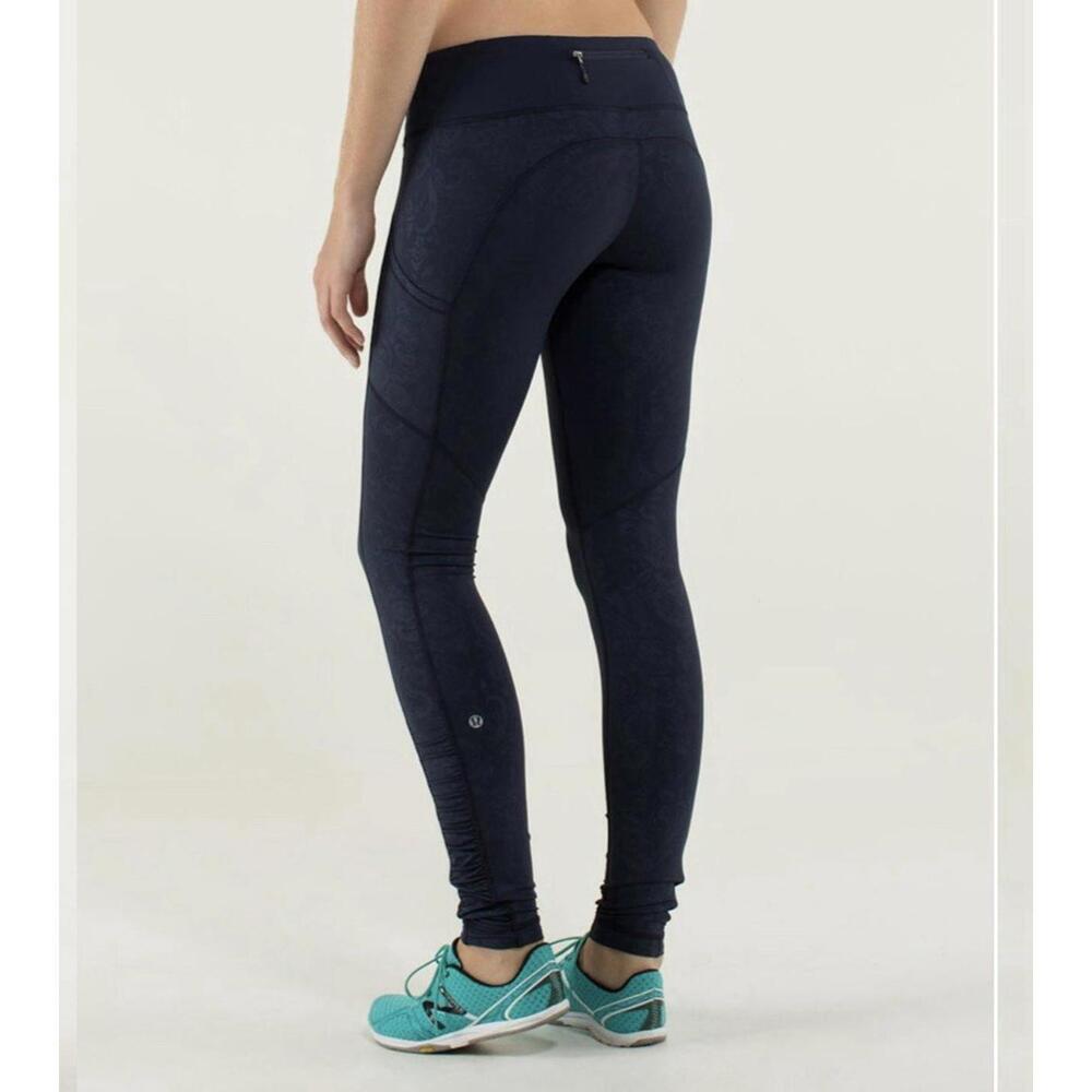 Lululemon leggings 8 navy blue paisley speed luxtreme running workout preppy